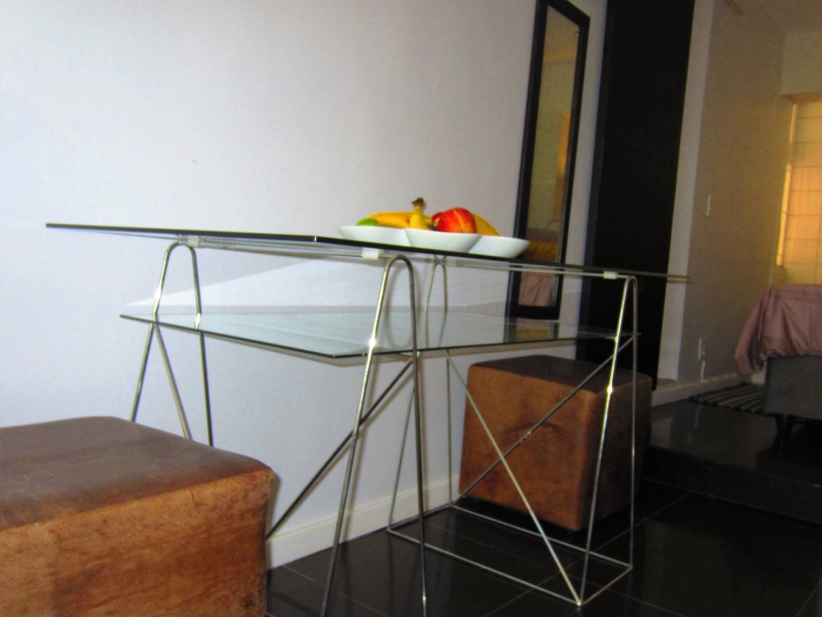 To Let 1 Bedroom Property for Rent in Vredehoek Western Cape